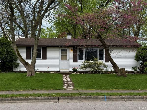807 W Lowell Avenue, Mishawaka, IN 46545