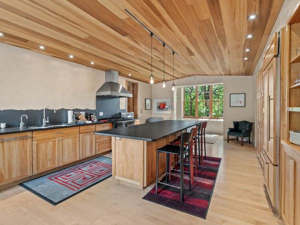 1684 Upper Canyon Road, Santa Fe, NM 87501