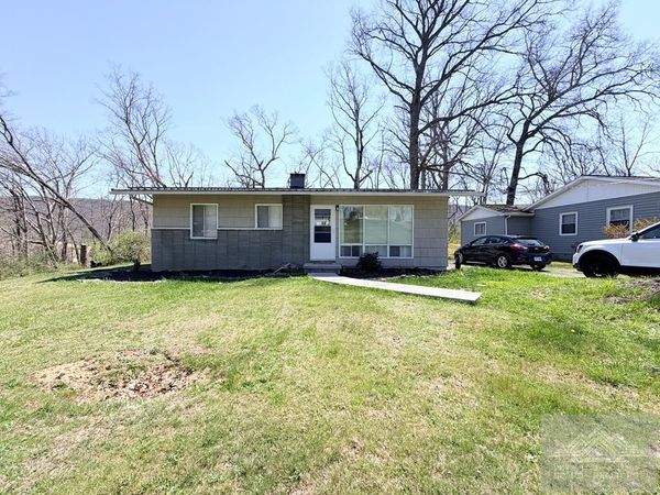 1891 Cherrywood Lane, Bluefield, WV 24701