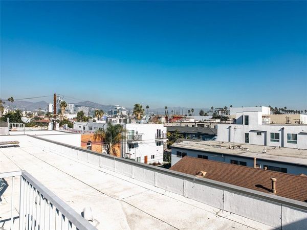 5941 Barton Avenue, Unit 102, Los Angeles, CA 90038