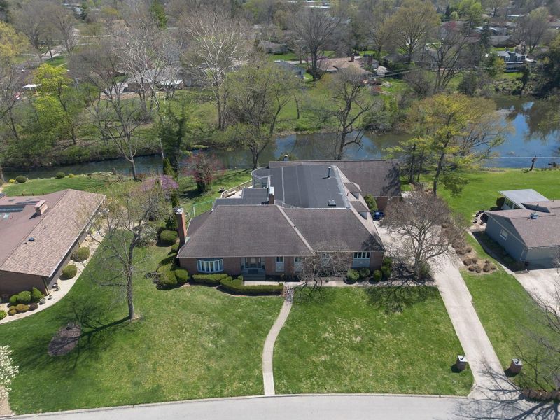 2433 Brookwood Road, Columbus, OH 43209 Photo 1