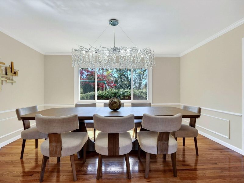 2433 Brookwood Road, Columbus, OH 43209 Photo 11