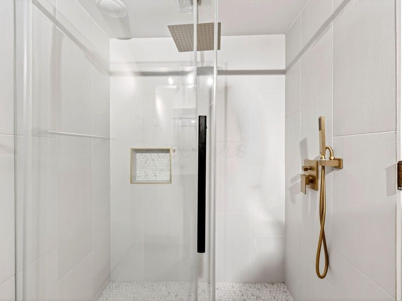 2433 Brookwood Road, Columbus, OH 43209 Photo 54