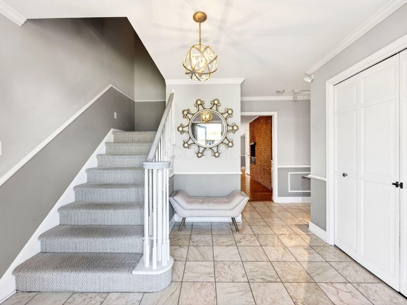 2433 Brookwood Road, Columbus, OH 43209 Photo 7