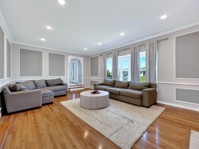 2433 Brookwood Road, Columbus, OH 43209 Photo 9