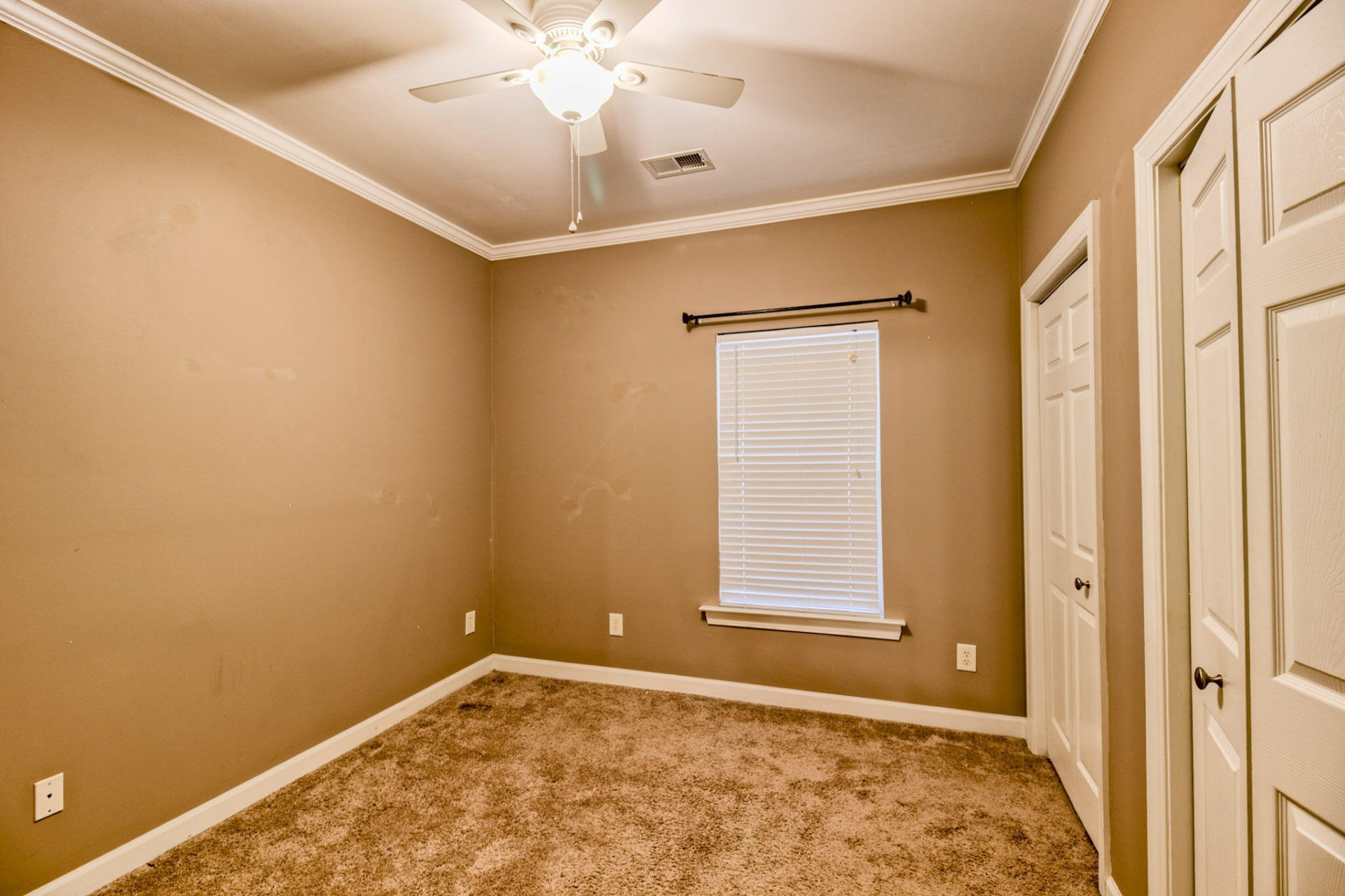 1401 Grove Park Drive Photo 22