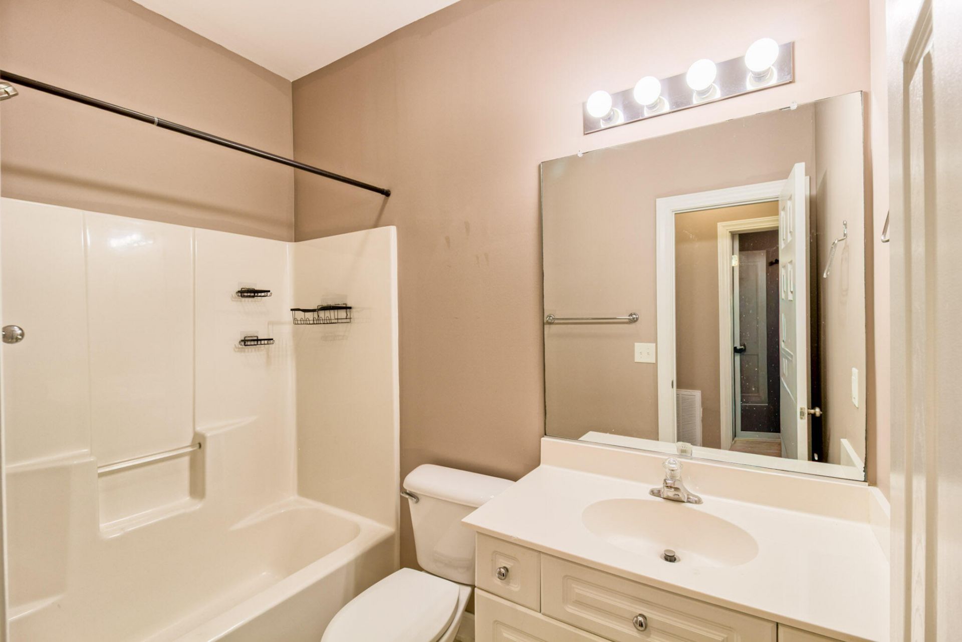 1401 Grove Park Drive Photo 24