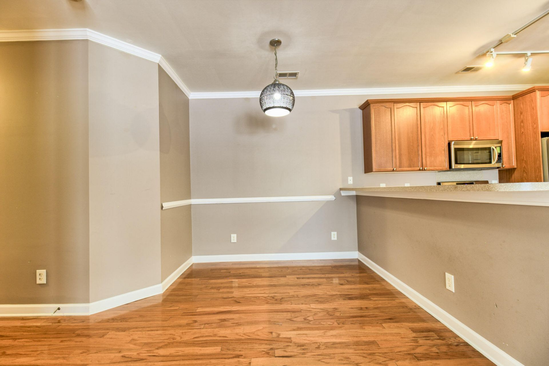 1401 Grove Park Drive Photo 7