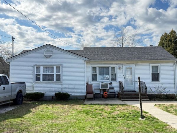 18 Blossom Avenue, Holtsville, NY 11742