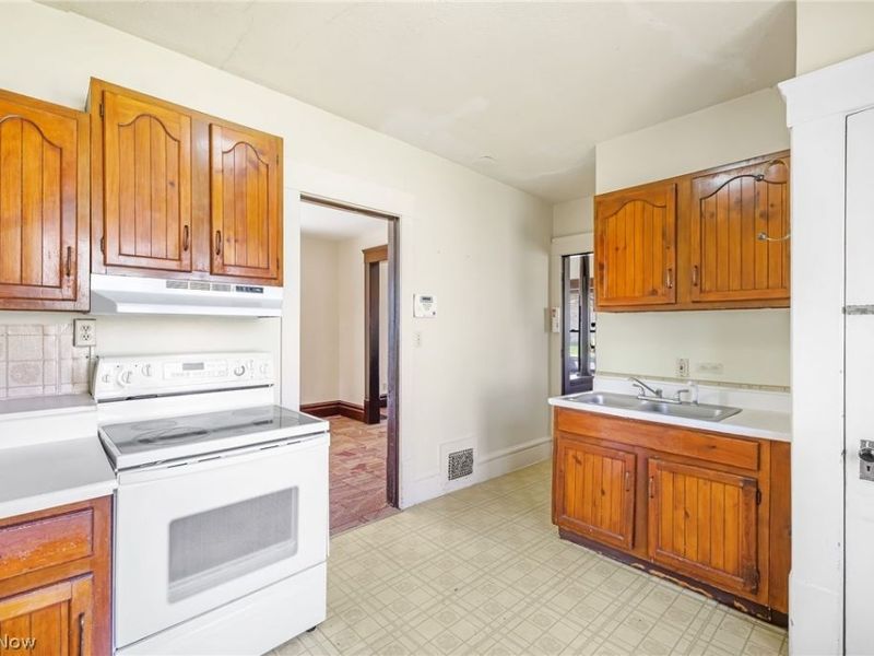 811 Amherst Street , Akron, OH 44311 Photo 18