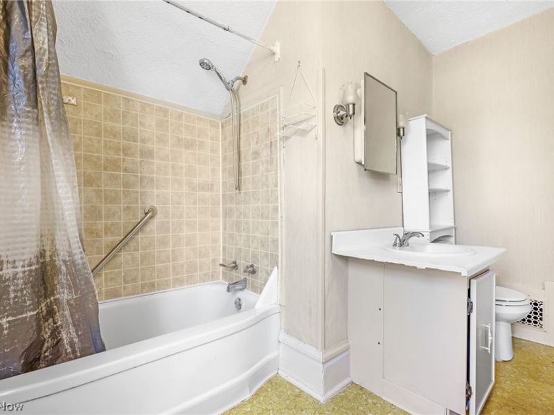 811 Amherst Street , Akron, OH 44311 Photo 24