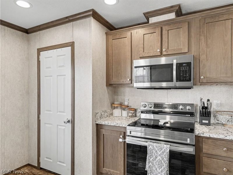 4822 Valley Hills Drive, Ravenna, OH 44266 Photo 11