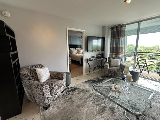 110 Royal Park Drive, Unit 4c, Oakland Park, FL 33309 Photo