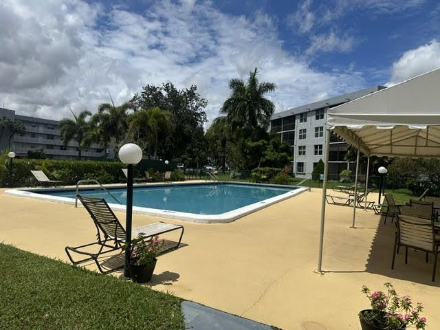 110 Royal Park Drive, Unit 4c, Oakland Park, FL 33309 Photo