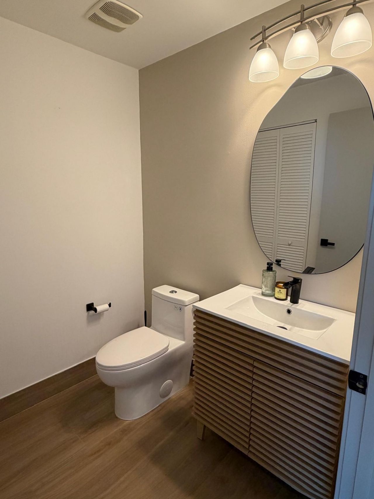 888 Biscayne Boulevard, Unit 1611, Miami, FL 33132 Photo