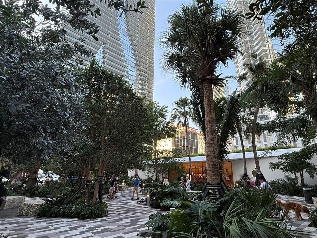 888 Biscayne Boulevard, Unit 1611, Miami, FL 33132 Photo