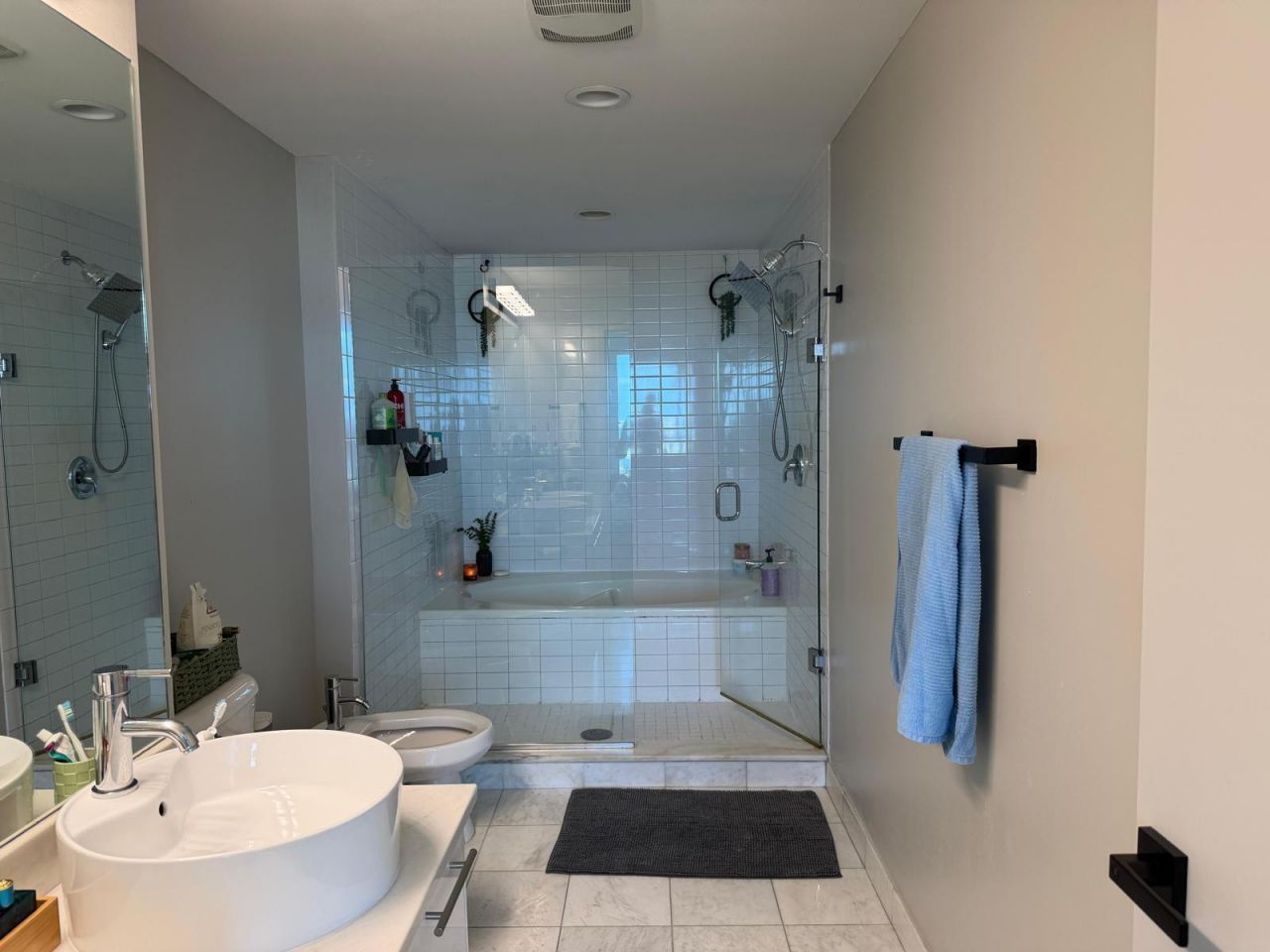 888 Biscayne Boulevard, Unit 1611, Miami, FL 33132 Photo