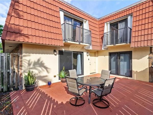 9951 NW 6th Court, Plantation, FL 33324