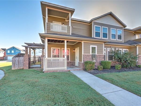 732 N Wordsworth Lane , Fayetteville, AR 72704