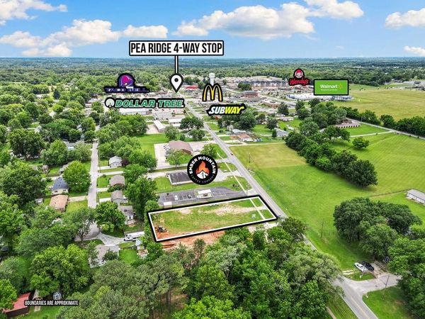 000 N Curtis Avenue, Pea Ridge, AR 72751