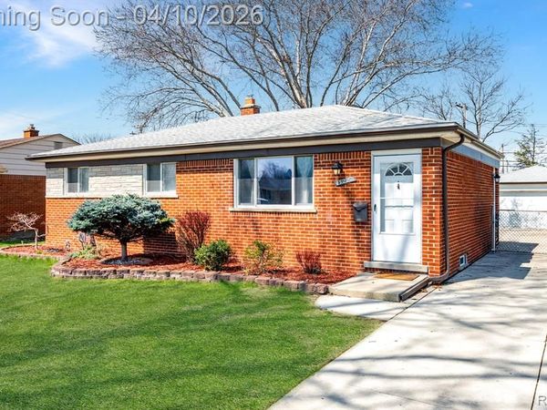 13227 Masonic Boulevard S, Warren, MI 48088