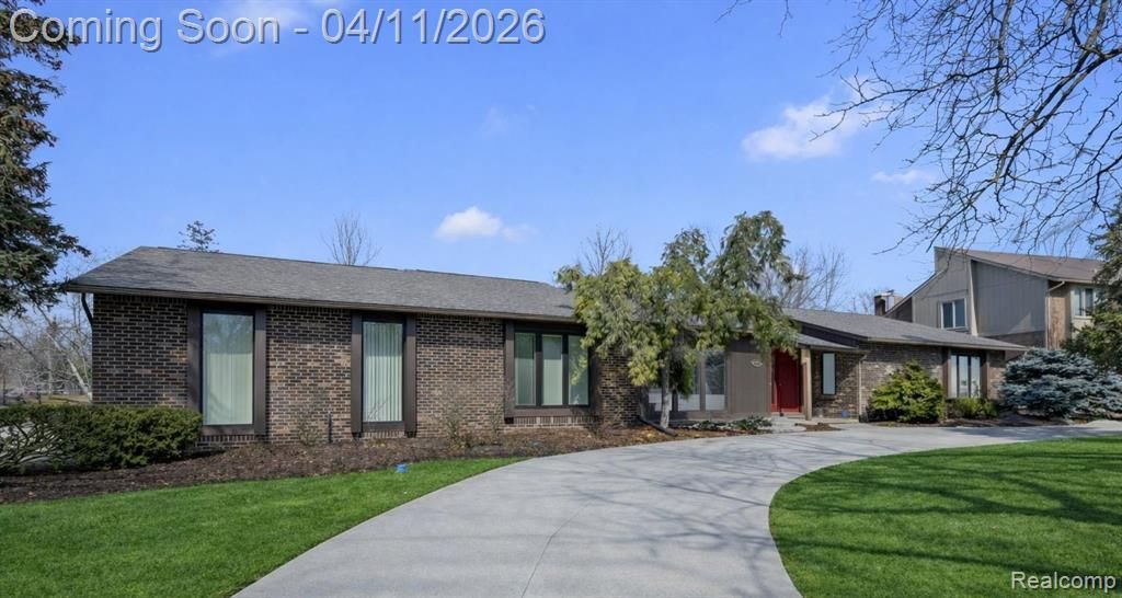 4033 E Hanover Court, West Bloomfield Township, MI 48323 Main Photo