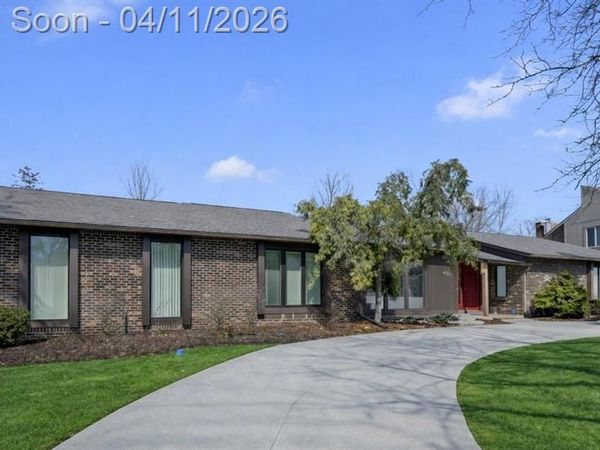 4033 E Hanover Court, West Bloomfield Twp, MI 48323