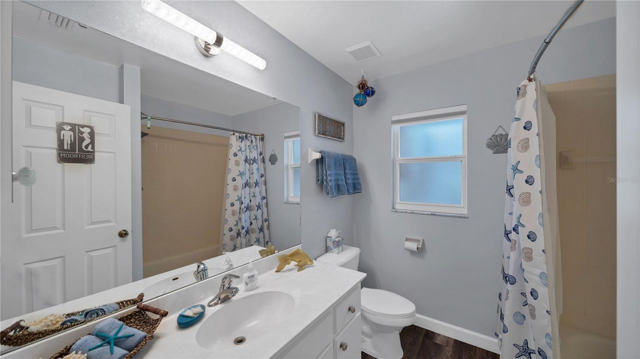 5219 Inverness Drive , Sarasota, FL 34243 Photo