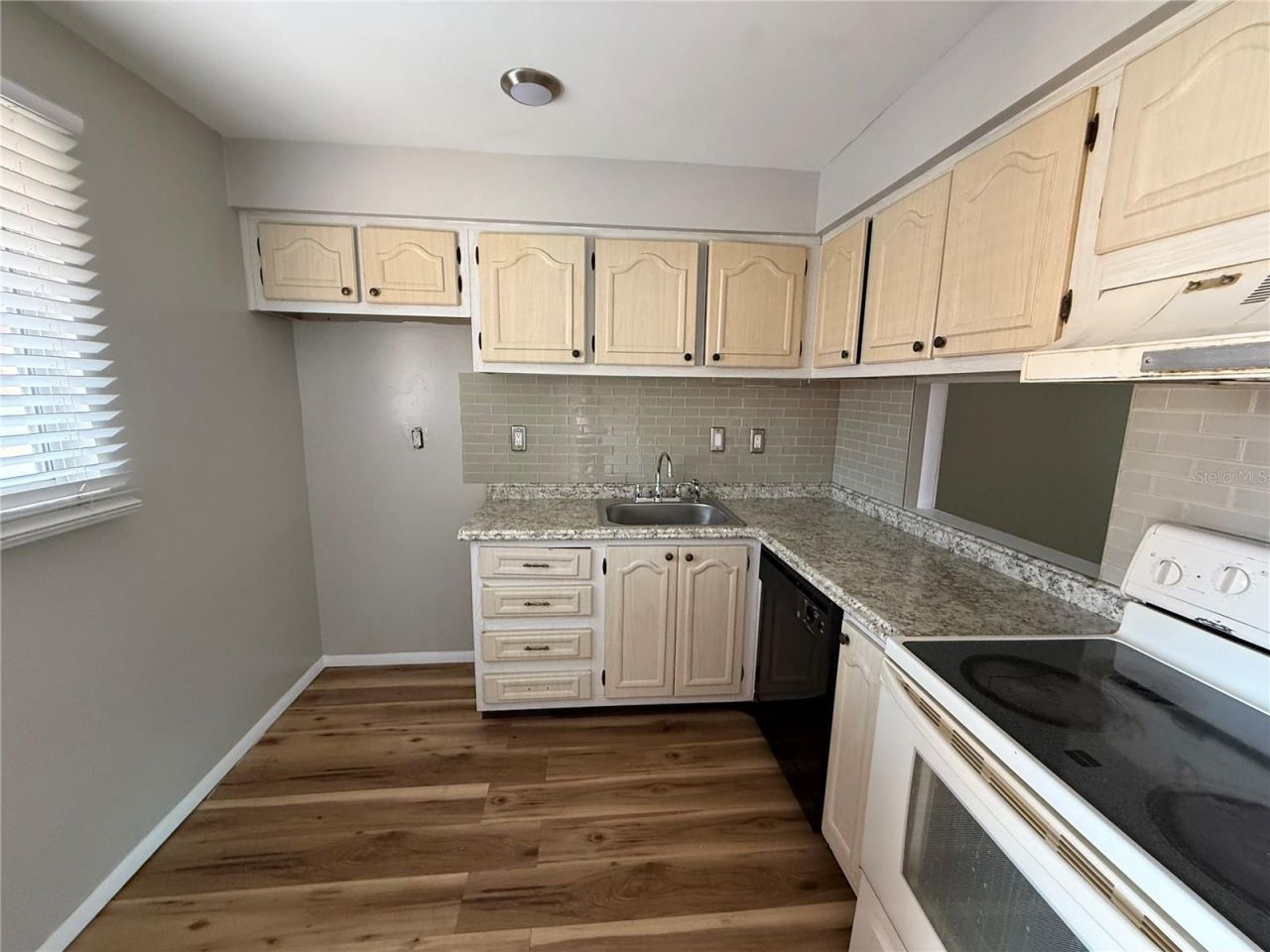 2800 N Powers Drive , Unit 9, Orlando, FL 32818 Photo