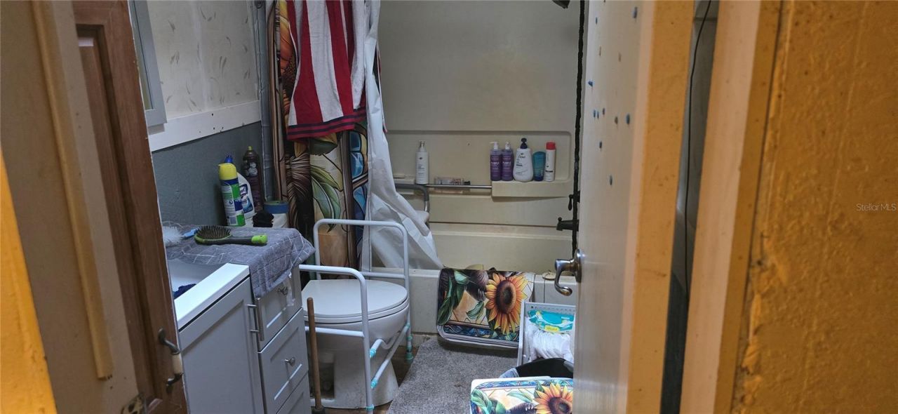 1329 NW 18th Way , Bell, FL 32619 Photo