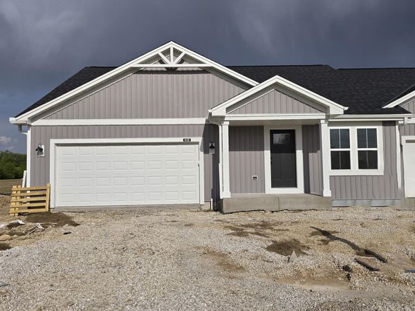 618 Harvest Ln, Hartford, WI 53027