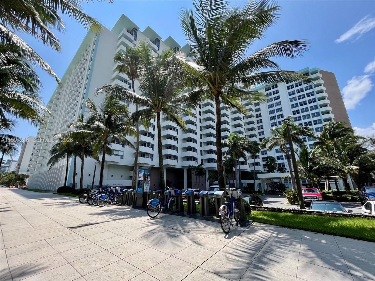 2899 Collins Ave , Unit 810, Miami Beach, FL 33140 Photo