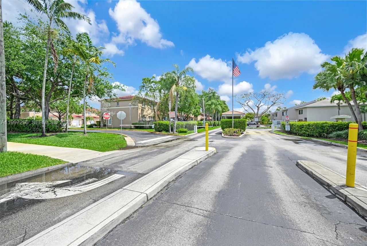 4930 S University Dr , Unit 4930, Davie, FL 33328 Photo