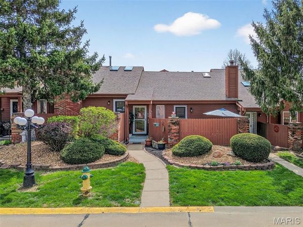 2052 Bayonne Drive , St Charles, MO 63303