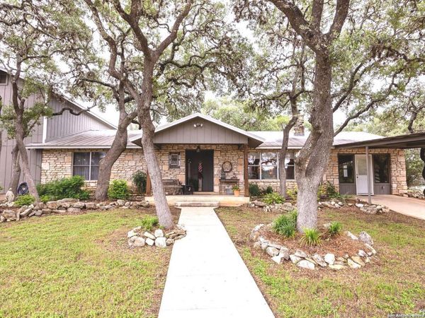 475 Stoney Hill, Pipe Creek, TX 78063