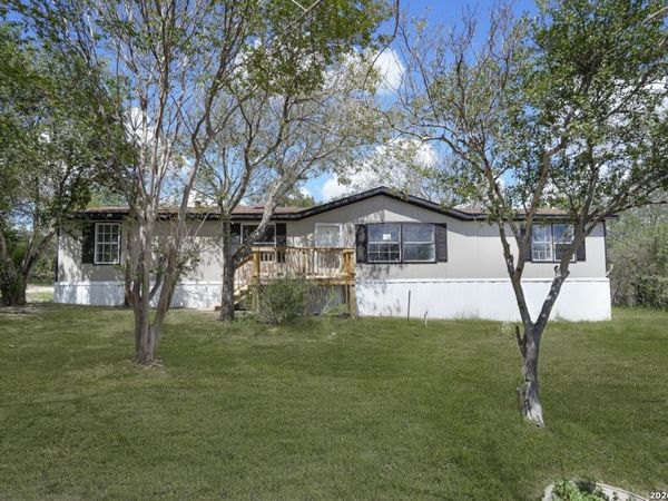 176 County Road 5633, Castroville, TX 78009