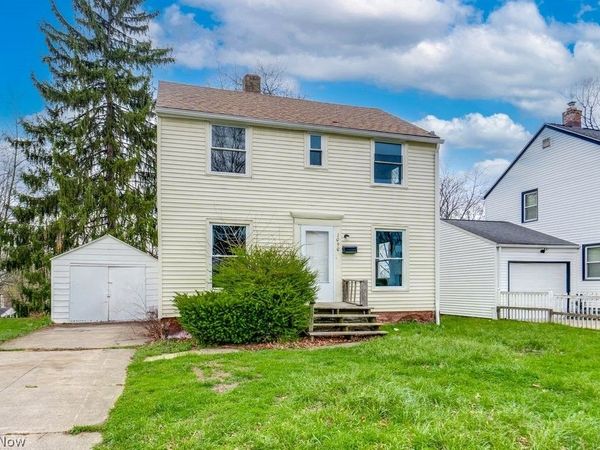 1090 Greenwood Avenue , Akron, OH 44320