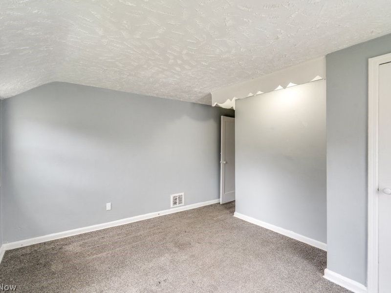 1090 Greenwood Avenue , Akron, OH 44320 Photo 24