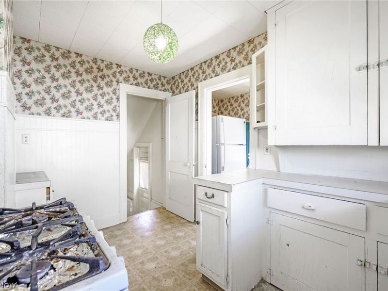 848 Longview Avenue , Akron, OH 44307 Photo 13