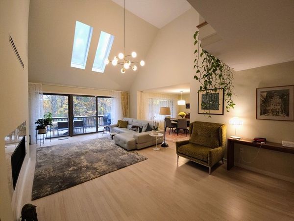 213 Nahanton St, Unit 213, Newton, MA 02459