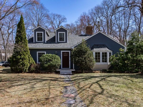 31 Anawan Rd, North Attleboro, MA 02760