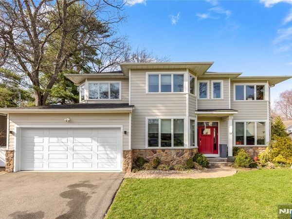 87 Monroe Avenue, CRESSKILL, NJ 07626