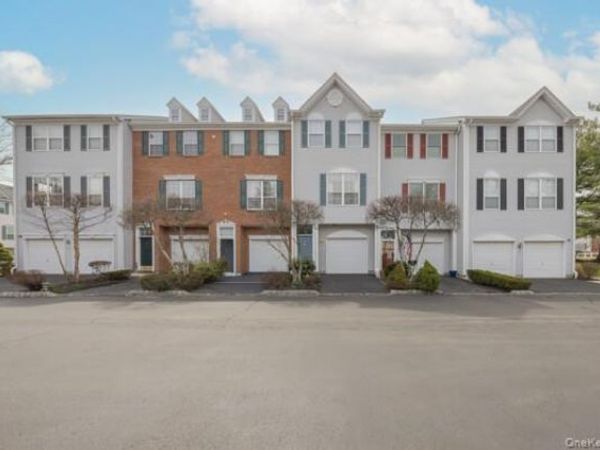 8 Cragmere Drive, Unit 8, Nanuet, NY 10954