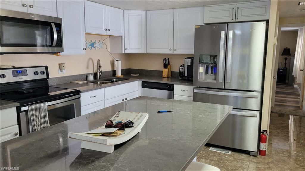 91 Sun Cir , Fort Myers, FL 33905 Photo