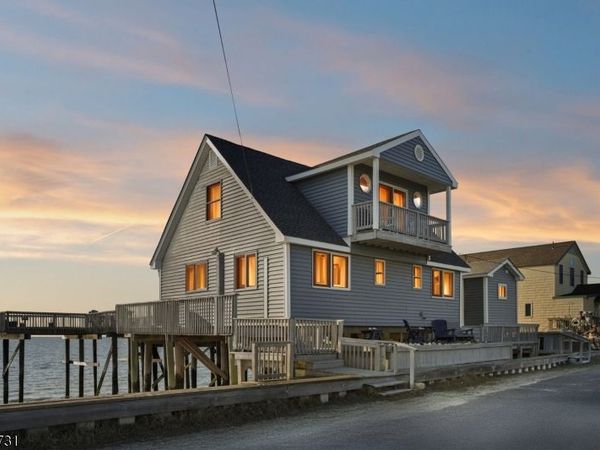 27 S Beach Ave, Middle, NJ 08210