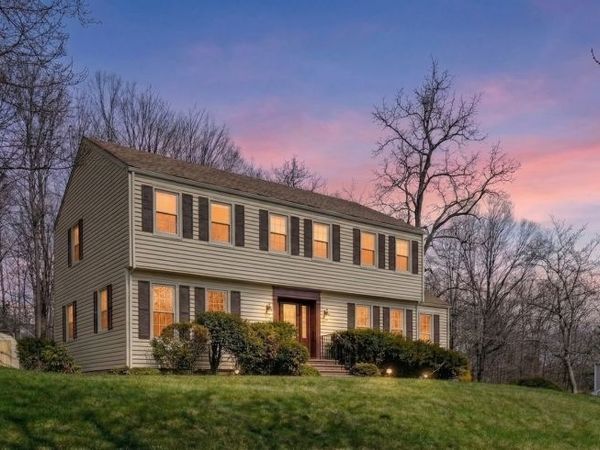 139 Berkeley Cir, Bernards, NJ 07920