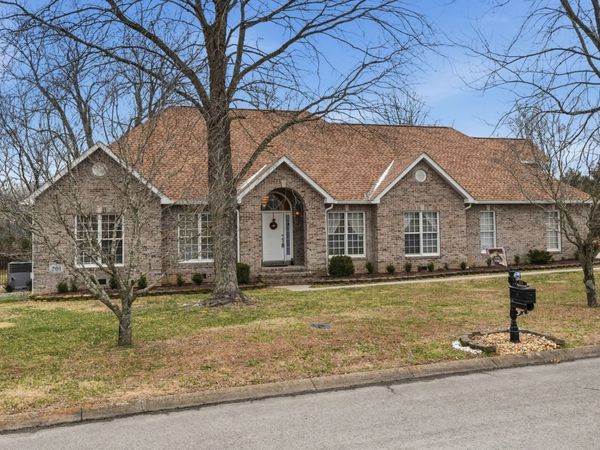 201 Victoria Ct , Tullahoma, TN 37388