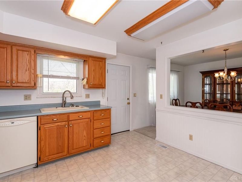 1382 Rawlings Drive, Fairborn, OH 45324 Photo 10