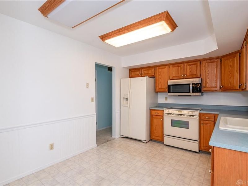 1382 Rawlings Drive, Fairborn, OH 45324 Photo 11