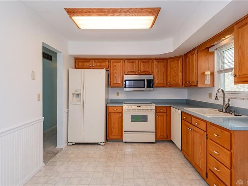 1382 Rawlings Drive, Fairborn, OH 45324 Photo 12